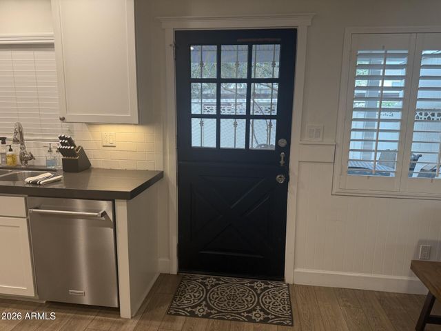 4061 E CAMPBELL Avenue E, Phoenix, AZ 85018