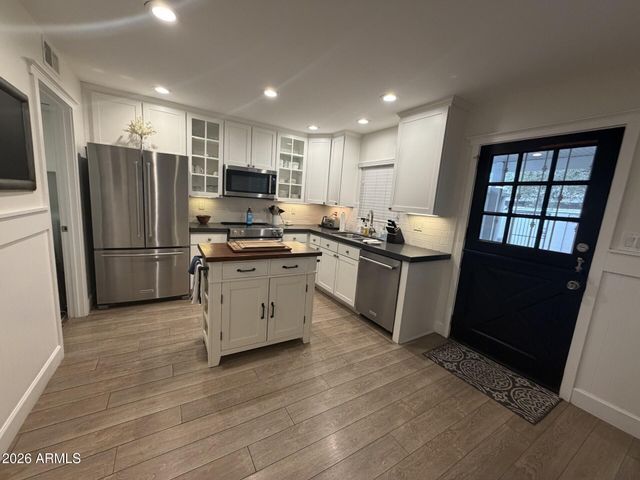 4061 E CAMPBELL Avenue E, Phoenix, AZ 85018