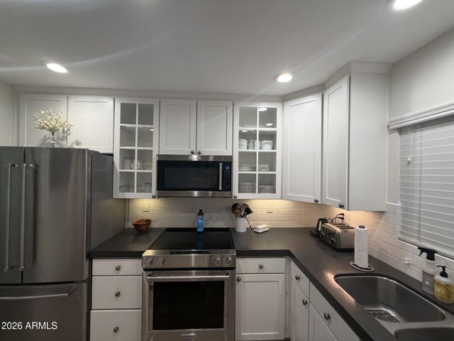 4061 E CAMPBELL Avenue E, Phoenix, AZ 85018