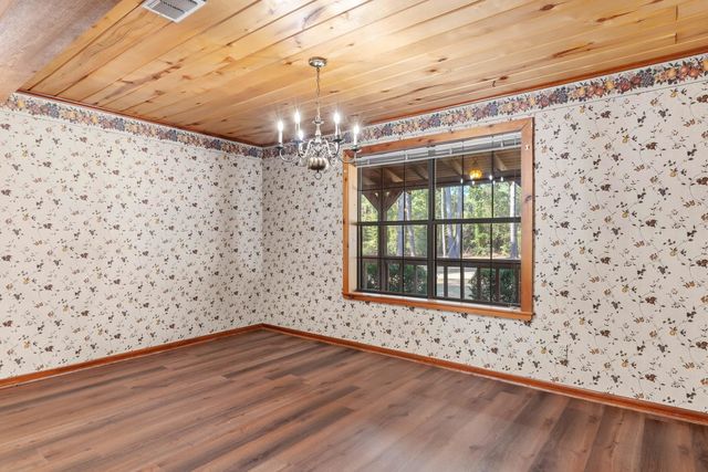 18337 Eastside Rd, Troup, TX 75789
