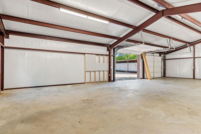 18337 Eastside Rd, Troup, TX 75789