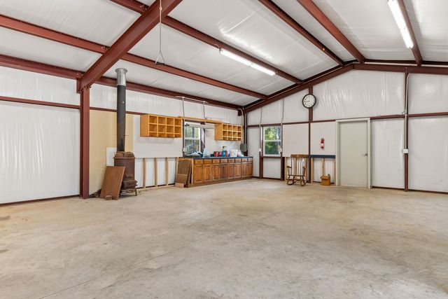 18337 Eastside Rd, Troup, TX 75789