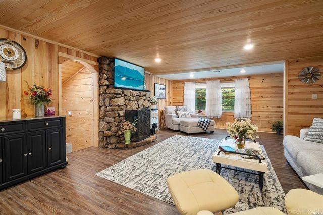 4915 Albert Pike Road, Hot Springs, AR 71913