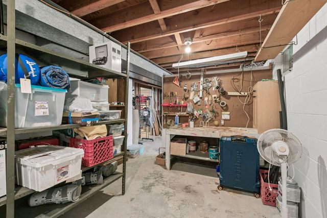 2415 Merrimac Lane N, Plymouth, MN 55447