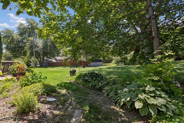2415 Merrimac Lane N, Plymouth, MN 55447