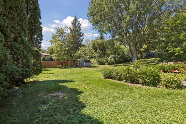 2415 Merrimac Lane N, Plymouth, MN 55447