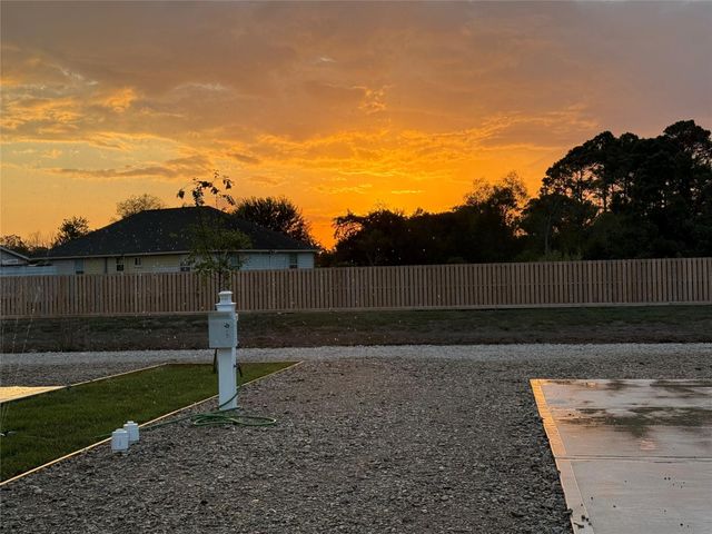 17310 Cowan Road, Alvin, TX 77511