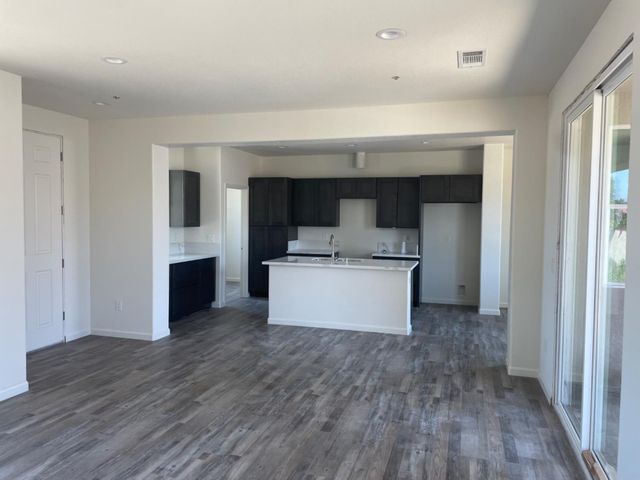 8007 Lorraine Ave, Stockton, CA 95210