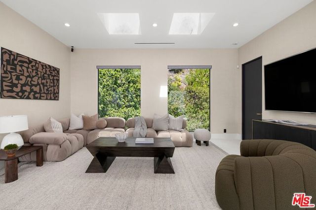 1754 Clear View Drive, Beverly Hills, CA 90210