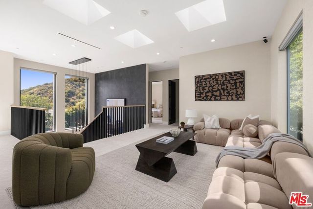 1754 Clear View Drive, Beverly Hills, CA 90210