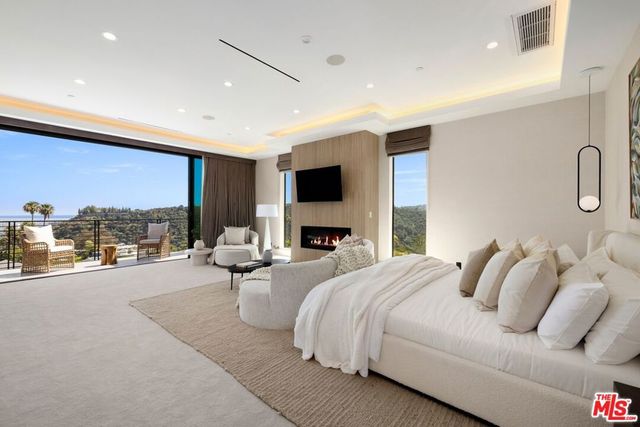 1754 Clear View Drive, Beverly Hills, CA 90210
