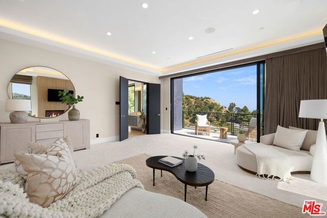 1754 Clear View Drive, Beverly Hills, CA 90210