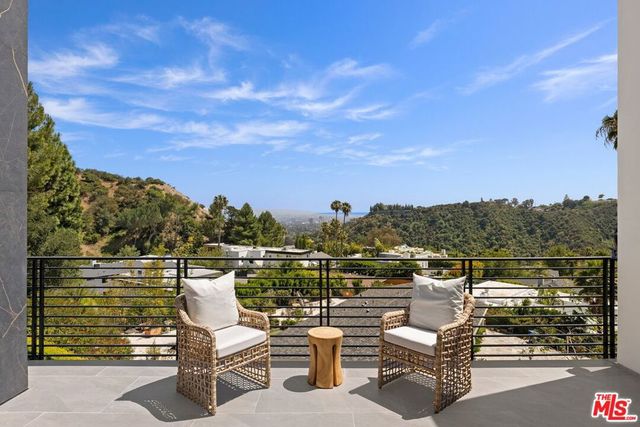 1754 Clear View Drive, Beverly Hills, CA 90210