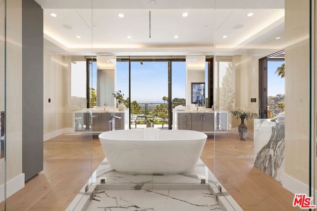 1754 Clear View Drive, Beverly Hills, CA 90210