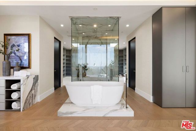 1754 Clear View Drive, Beverly Hills, CA 90210