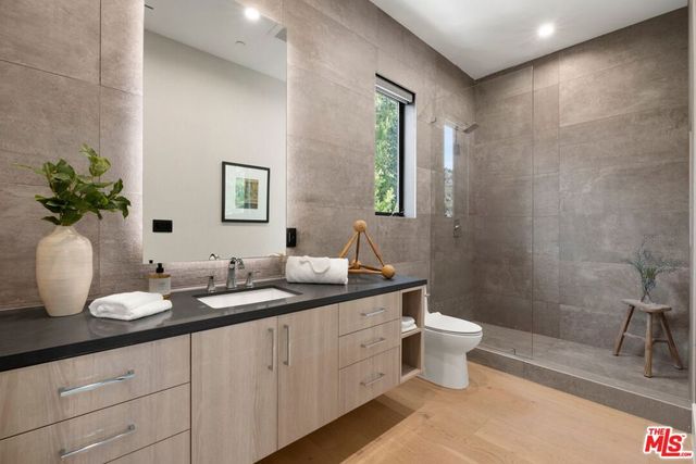 1754 Clear View Drive, Beverly Hills, CA 90210