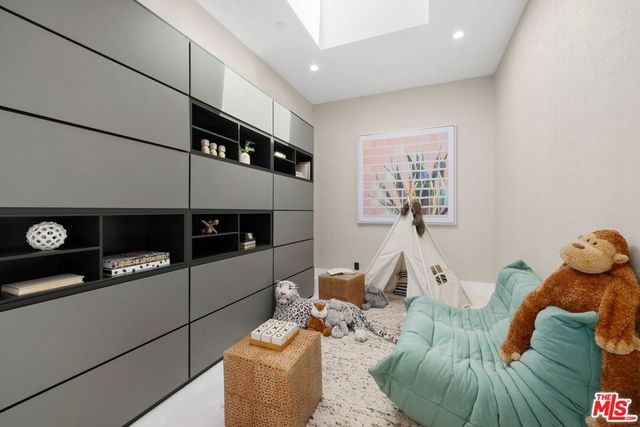 1754 Clear View Drive, Beverly Hills, CA 90210