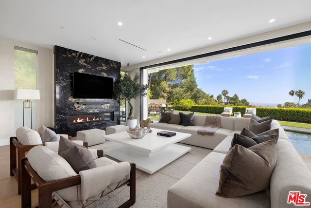 1754 Clear View Drive, Beverly Hills, CA 90210