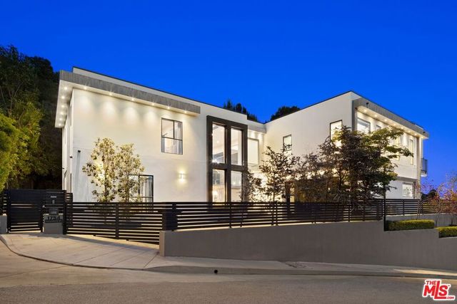 1754 Clear View Drive, Beverly Hills, CA 90210