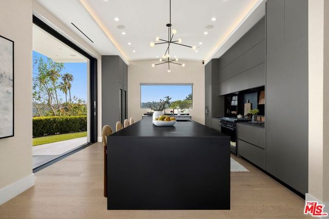 1754 Clear View Drive, Beverly Hills, CA 90210