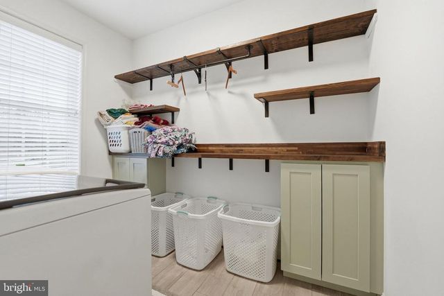 12140 BRENT TOWN RD, Midland, VA 22728