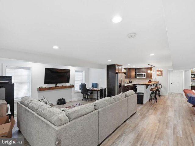 12140 BRENT TOWN RD, Midland, VA 22728