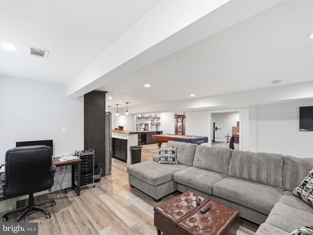 12140 BRENT TOWN RD, Midland, VA 22728