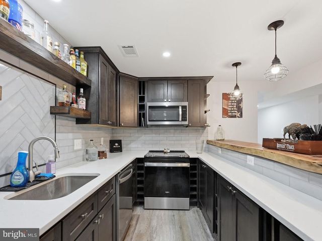 12140 BRENT TOWN RD, Midland, VA 22728