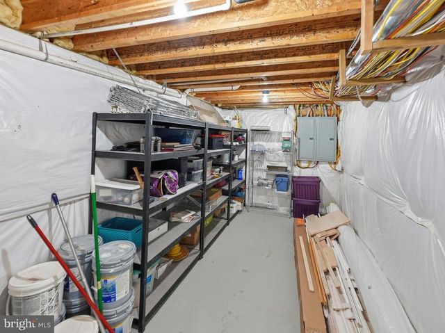 12140 BRENT TOWN RD, Midland, VA 22728