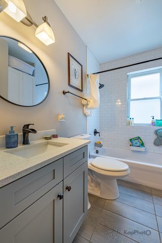 3511 S Washtenaw Avenue, Chicago, IL 60632