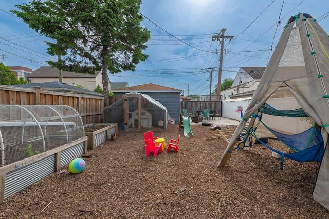 3511 S Washtenaw Avenue, Chicago, IL 60632