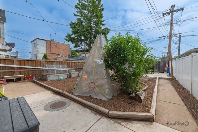 3511 S Washtenaw Avenue, Chicago, IL 60632