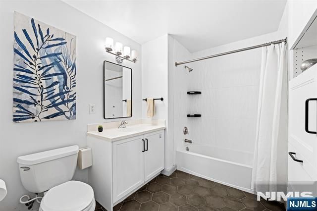 149 Essex Street 5T, Jersey City, NJ 07302