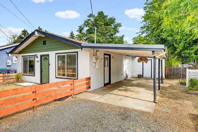 1325 Spring Street, Medford, OR 97504