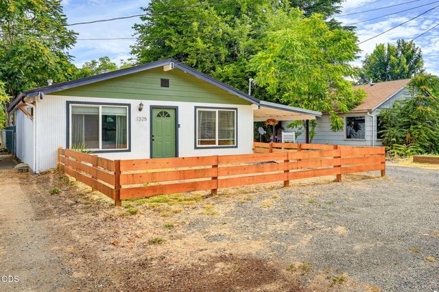 1325 Spring Street, Medford, OR 97504