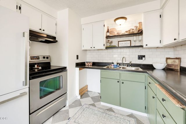 1325 Spring Street, Medford, OR 97504