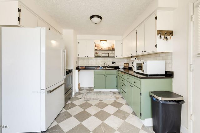 1325 Spring Street, Medford, OR 97504