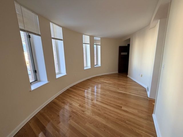 17 Bow Street 22, Somerville, MA 02143