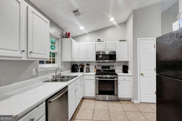 106 Trafalgar Court, Canton, GA 30114