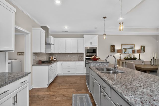 6541 Frye Ln, Hermitage, TN 37076