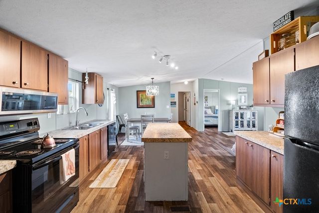 239 Allen M Parks, Rockport, TX 78382