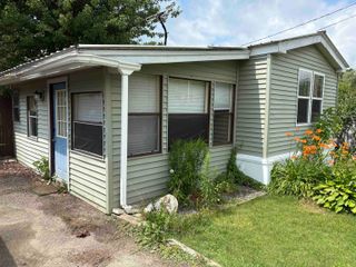 171 Kneeland Flats Trailer Park, Waterbury, VT 05676