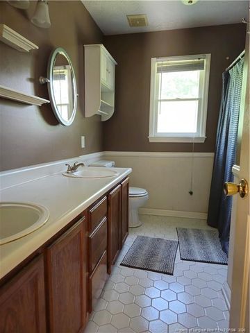 6815 Saint Julian Way, Fayetteville, NC 28314