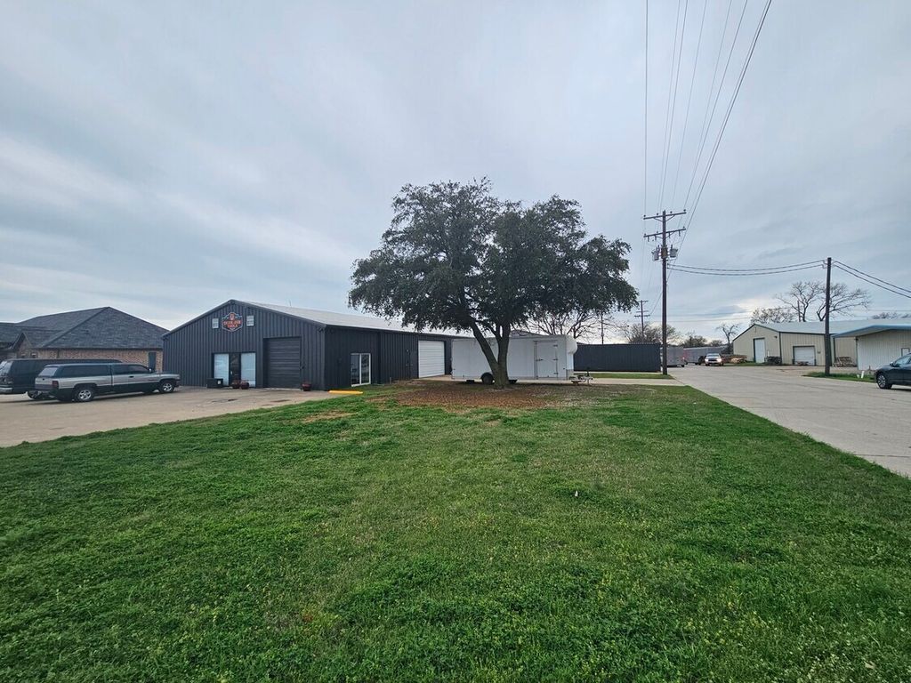 901 Mcdonald Drive E A, Pilot Point, TX 76258