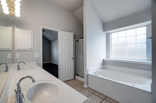 9111 Creede Trail, Fort Worth, TX 76118