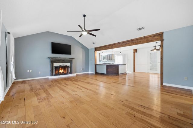 5428 Diamondhead Drive E, Diamondhead, MS 39525