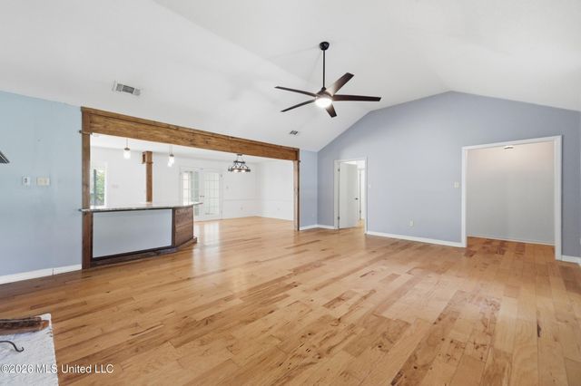 5428 Diamondhead Drive E, Diamondhead, MS 39525