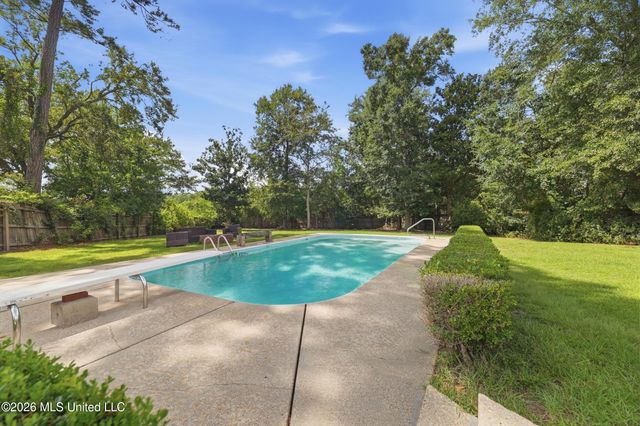 5428 Diamondhead Drive E, Diamondhead, MS 39525