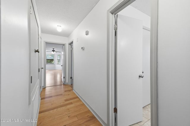 5428 Diamondhead Drive E, Diamondhead, MS 39525