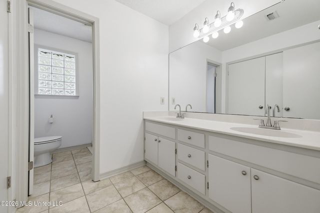 5428 Diamondhead Drive E, Diamondhead, MS 39525